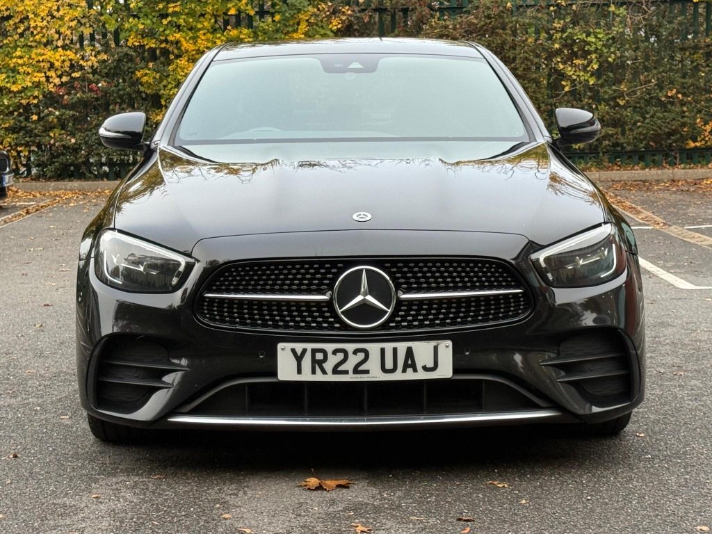 Mercedes-Benz E-class 2.0 E220dh MHEV AMG Line G-Tronic+ Euro 6 (s/s) 4dr — photo 18 of 63