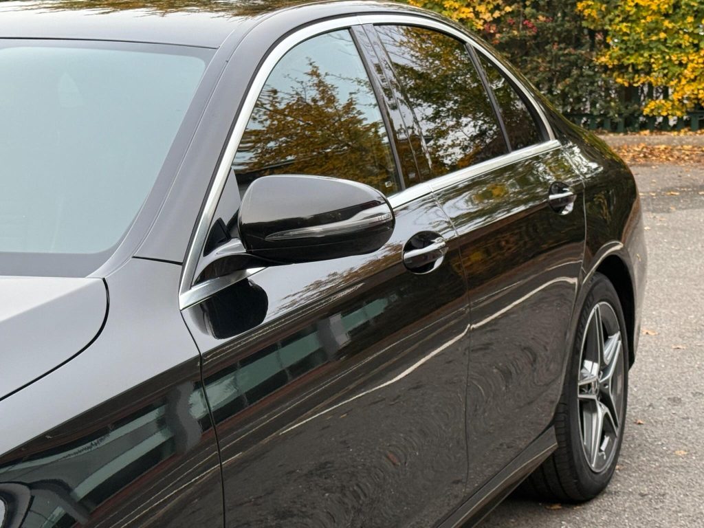 Mercedes-Benz E-class 2.0 E220dh MHEV AMG Line G-Tronic+ Euro 6 (s/s) 4dr — photo 19 of 63