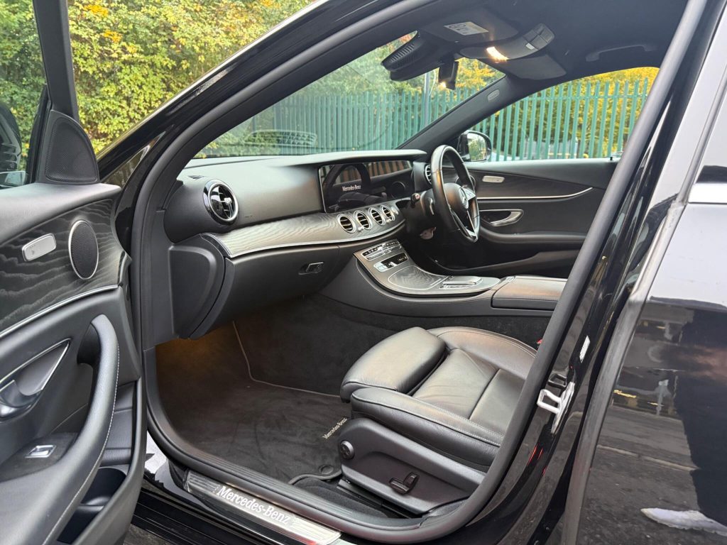Mercedes-Benz E-class 2.0 E220dh MHEV AMG Line G-Tronic+ Euro 6 (s/s) 4dr — photo 22 of 63