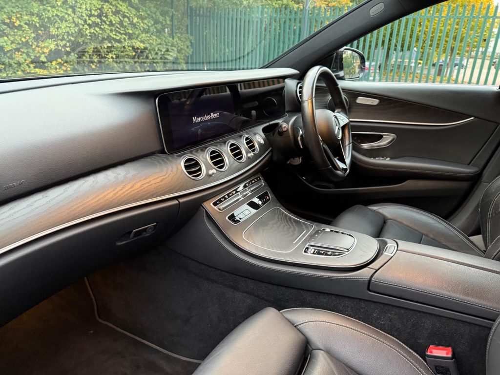 Mercedes-Benz E-class 2.0 E220dh MHEV AMG Line G-Tronic+ Euro 6 (s/s) 4dr — photo 24 of 63