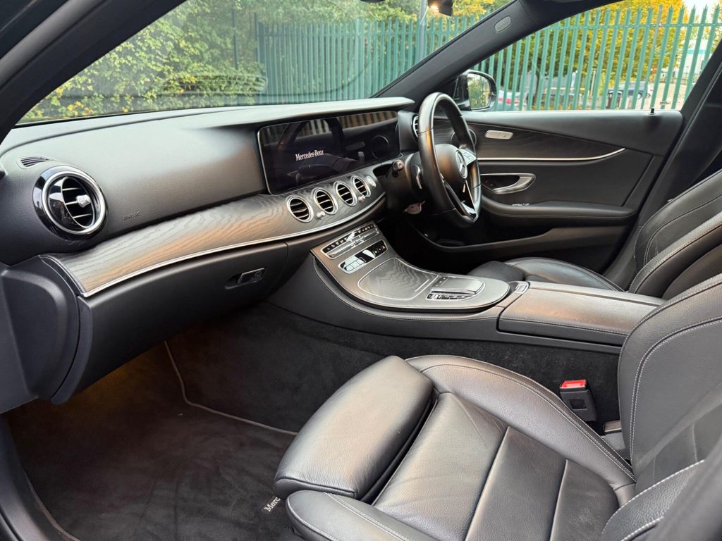 Mercedes-Benz E-class 2.0 E220dh MHEV AMG Line G-Tronic+ Euro 6 (s/s) 4dr — photo 26 of 63