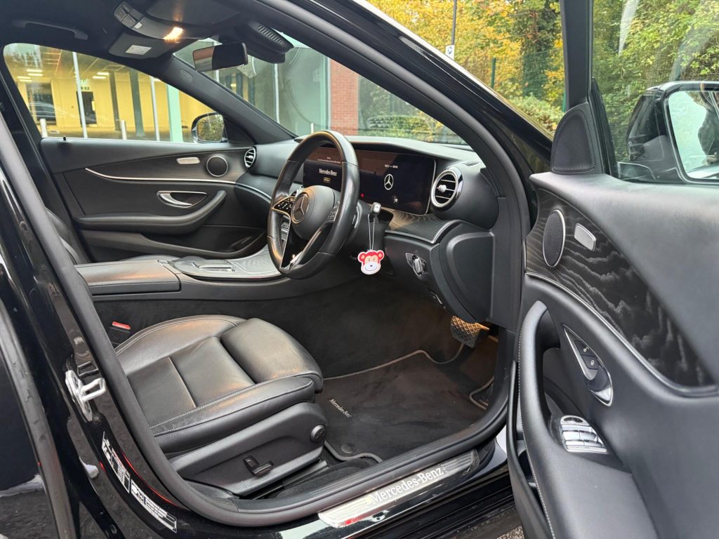 Mercedes-Benz E-class 2.0 E220dh MHEV AMG Line G-Tronic+ Euro 6 (s/s) 4dr — photo 34 of 63