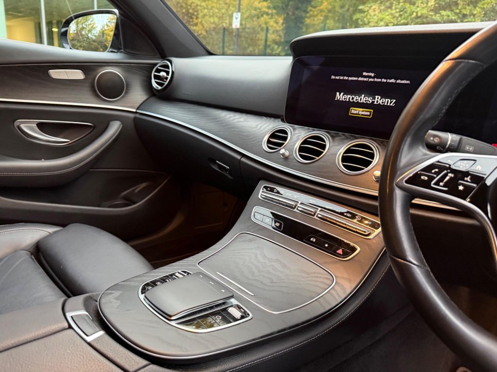 Mercedes-Benz E-class 2.0 E220dh MHEV AMG Line G-Tronic+ Euro 6 (s/s) 4dr — photo 43 of 63