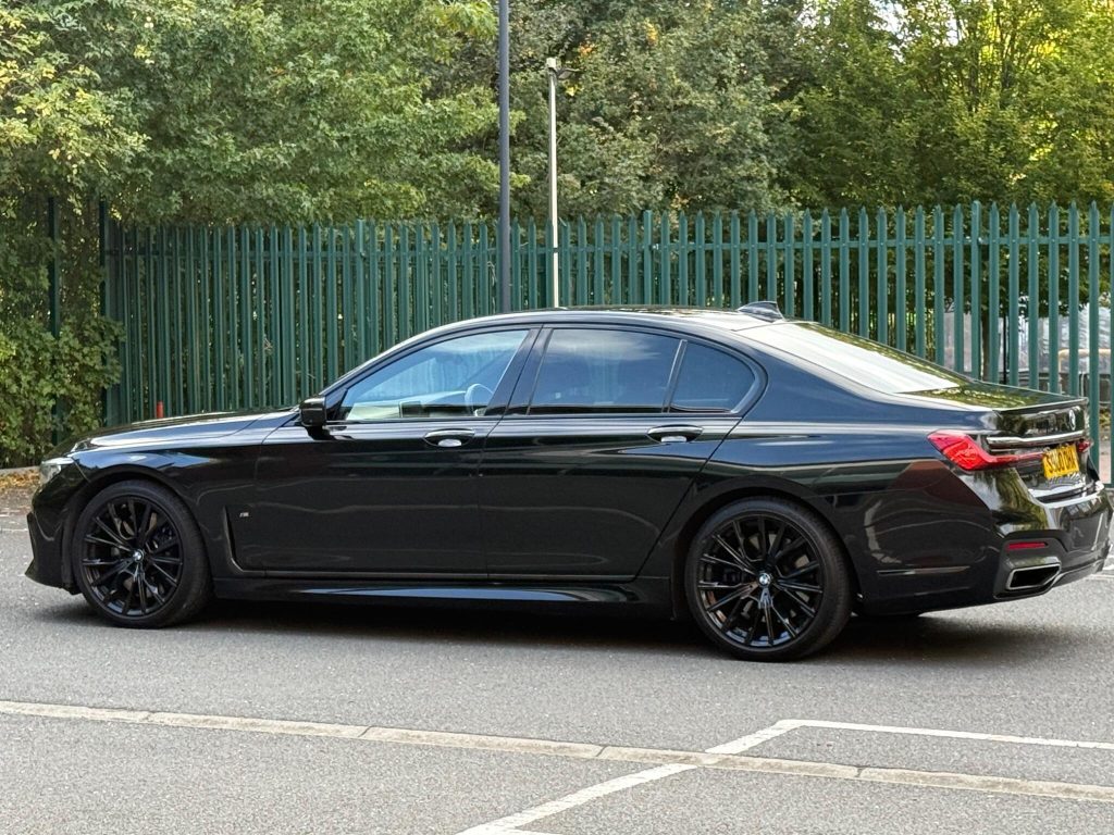 BMW 7 Series 3.0 730d M Sport Auto xDrive Euro 6 (s/s) 4dr — photo 16 of 71