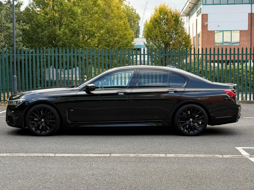 BMW 7 Series 3.0 730d M Sport Auto xDrive Euro 6 (s/s) 4dr — photo 18 of 71