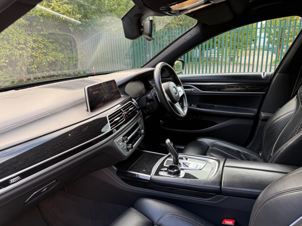 BMW 7 Series 3.0 730d M Sport Auto xDrive Euro 6 (s/s) 4dr — photo 32 of 71
