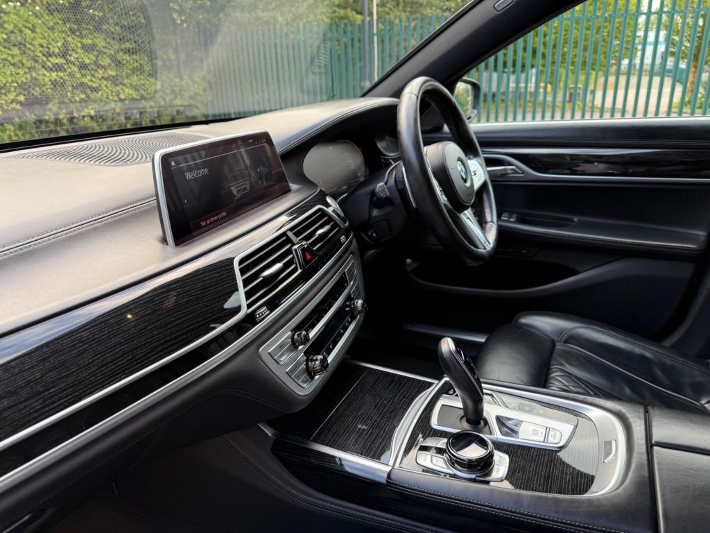 BMW 7 Series 3.0 730d M Sport Auto xDrive Euro 6 (s/s) 4dr — photo 34 of 71