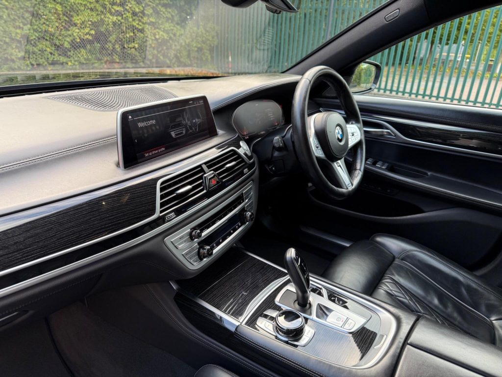 BMW 7 Series 3.0 730d M Sport Auto xDrive Euro 6 (s/s) 4dr — photo 35 of 71