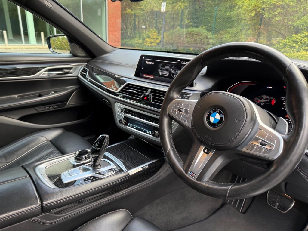 BMW 7 Series 3.0 730d M Sport Auto xDrive Euro 6 (s/s) 4dr — photo 38 of 71