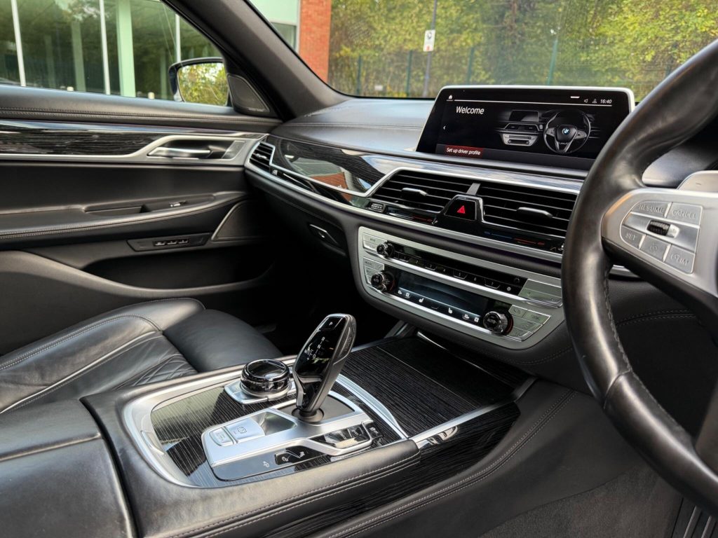 BMW 7 Series 3.0 730d M Sport Auto xDrive Euro 6 (s/s) 4dr — photo 40 of 71
