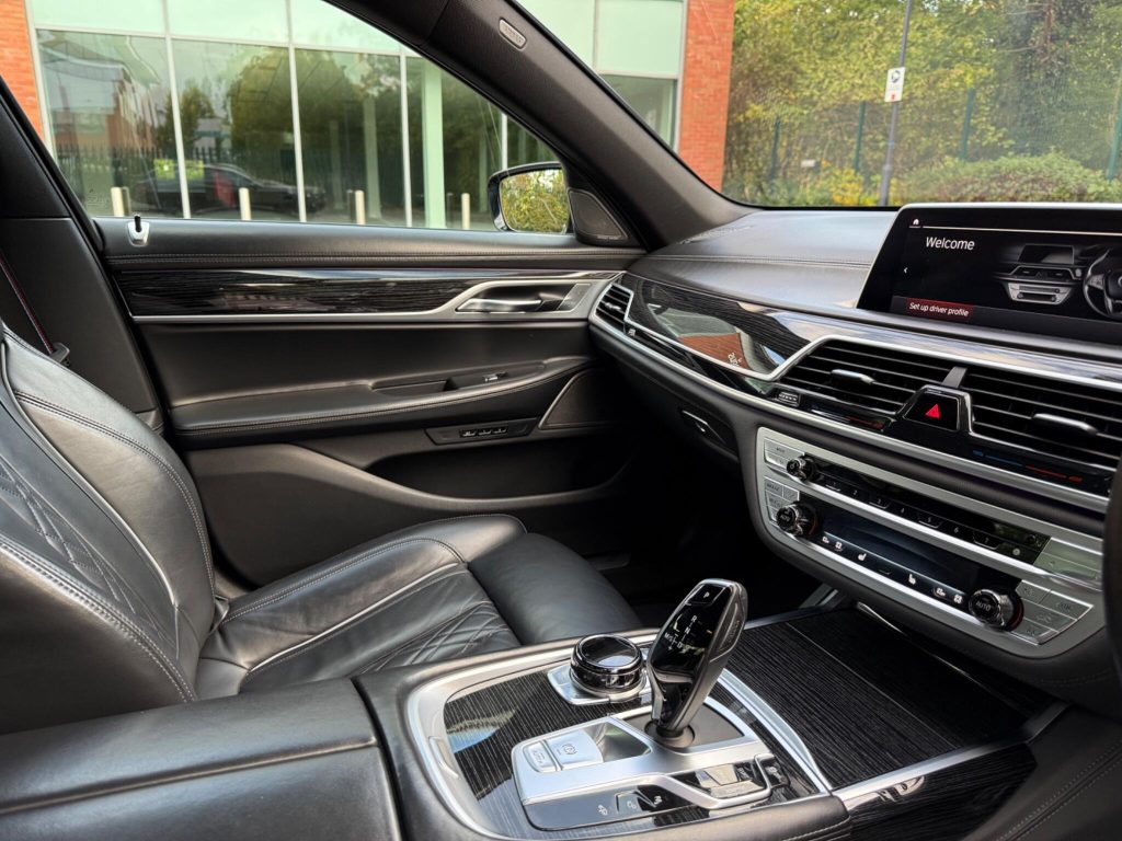 BMW 7 Series 3.0 730d M Sport Auto xDrive Euro 6 (s/s) 4dr — photo 41 of 71