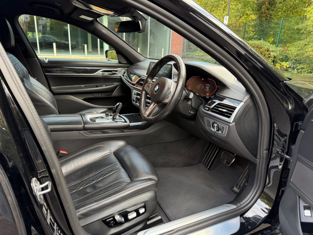 BMW 7 Series 3.0 730d M Sport Auto xDrive Euro 6 (s/s) 4dr — photo 45 of 71