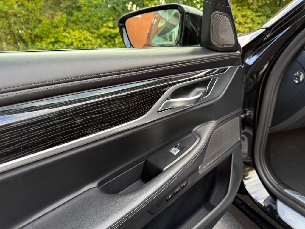 BMW 7 Series 3.0 730d M Sport Auto xDrive Euro 6 (s/s) 4dr — photo 57 of 71