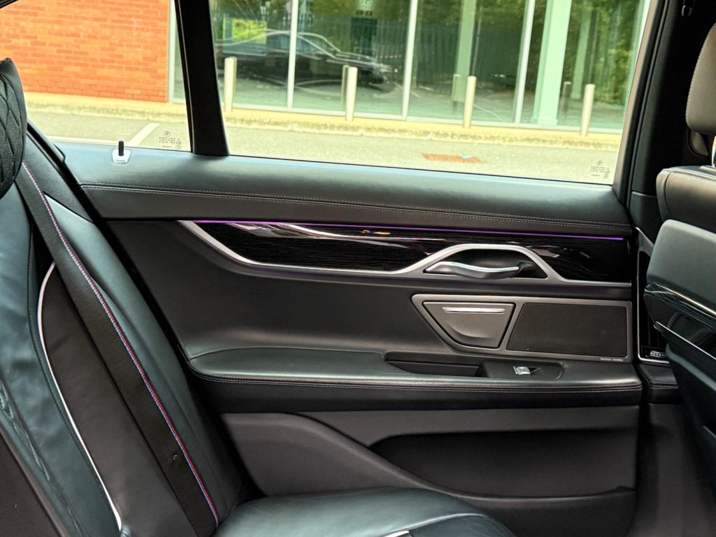 BMW 7 Series 3.0 730d M Sport Auto xDrive Euro 6 (s/s) 4dr — photo 58 of 71
