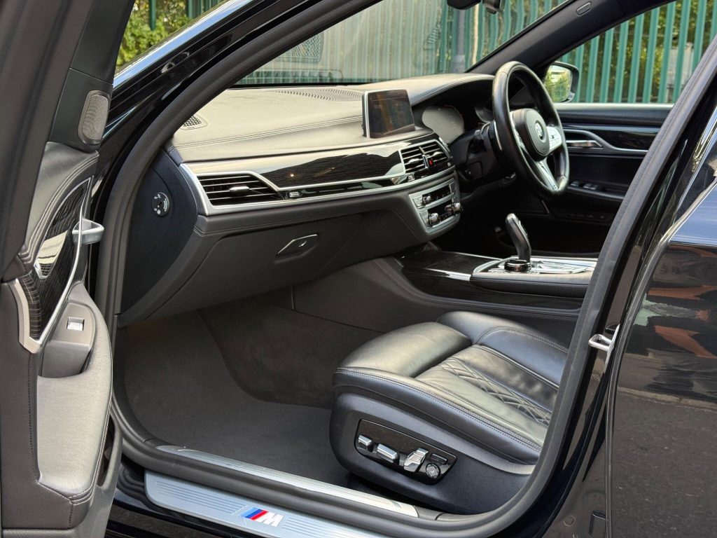 BMW 7 Series 3.0 730d M Sport Auto xDrive Euro 6 (s/s) 4dr — photo 60 of 71