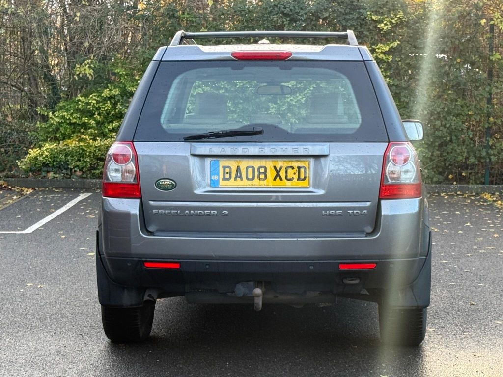 Land Rover Freelander 2 2.2 TD4 HSE Auto 4WD Euro 4 5dr — photo 11 of 62
