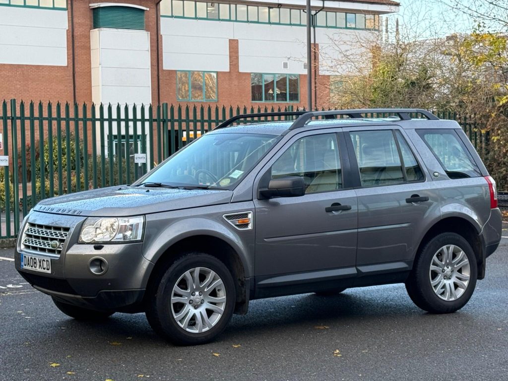 Land Rover Freelander 2 2.2 TD4 HSE Auto 4WD Euro 4 5dr — photo 15 of 62