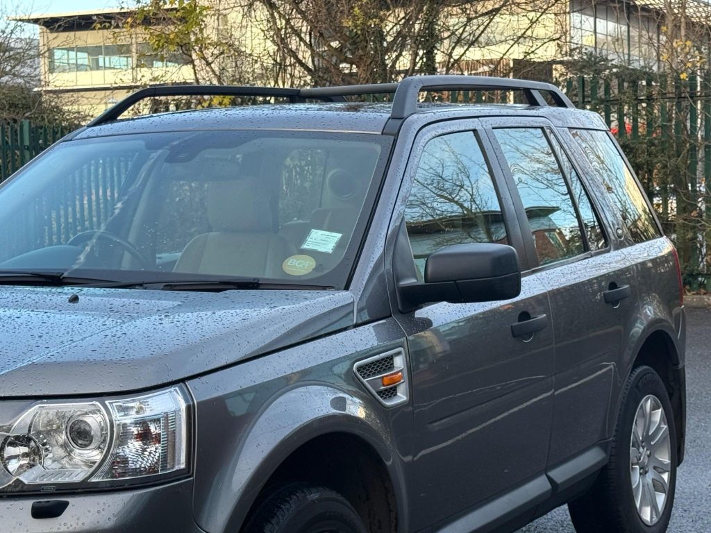 Land Rover Freelander 2 2.2 TD4 HSE Auto 4WD Euro 4 5dr — photo 19 of 62