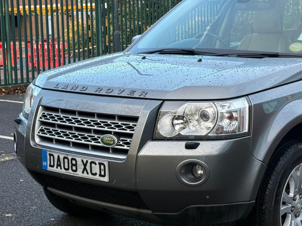 Land Rover Freelander 2 2.2 TD4 HSE Auto 4WD Euro 4 5dr — photo 20 of 62