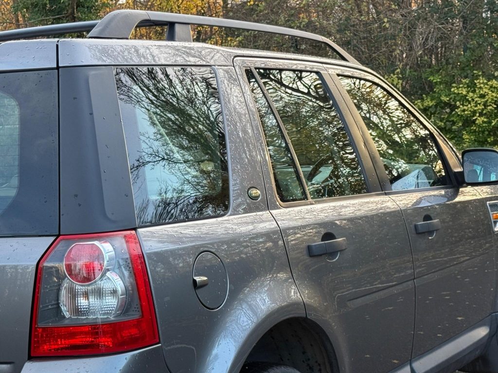 Land Rover Freelander 2 2.2 TD4 HSE Auto 4WD Euro 4 5dr — photo 22 of 62
