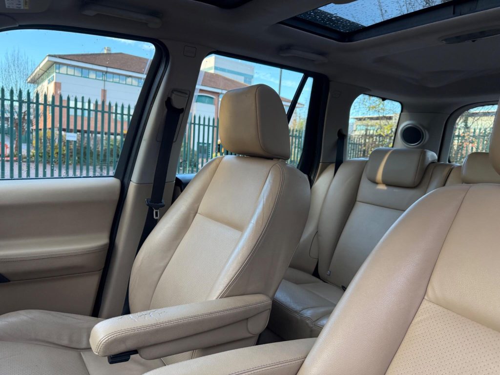 Land Rover Freelander 2 2.2 TD4 HSE Auto 4WD Euro 4 5dr — photo 35 of 62