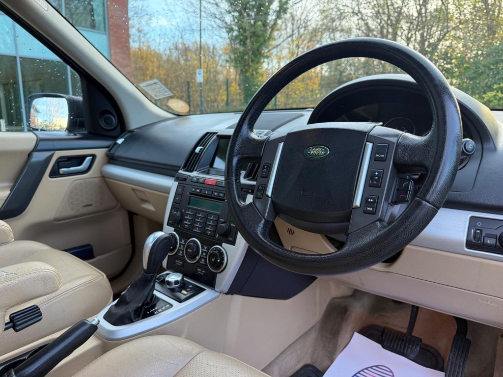 Land Rover Freelander 2 2.2 TD4 HSE Auto 4WD Euro 4 5dr — photo 43 of 62