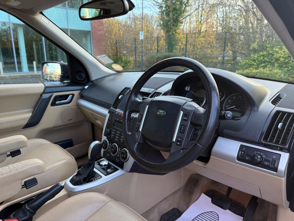 Land Rover Freelander 2 2.2 TD4 HSE Auto 4WD Euro 4 5dr — photo 44 of 62