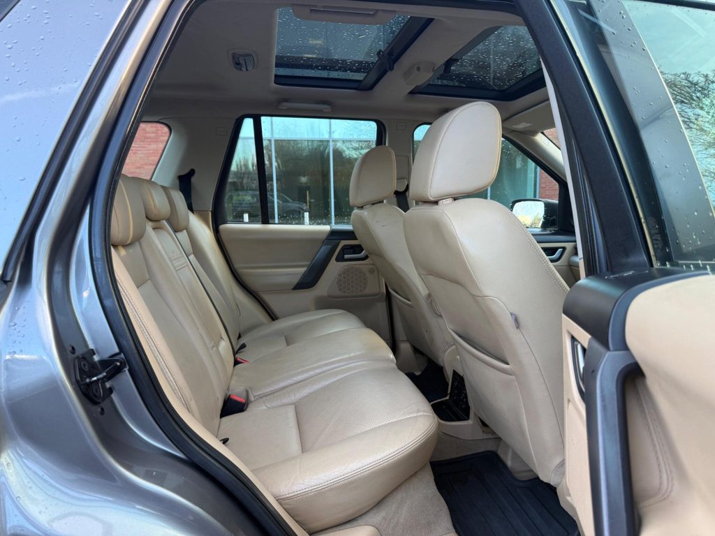 Land Rover Freelander 2 2.2 TD4 HSE Auto 4WD Euro 4 5dr — photo 49 of 62