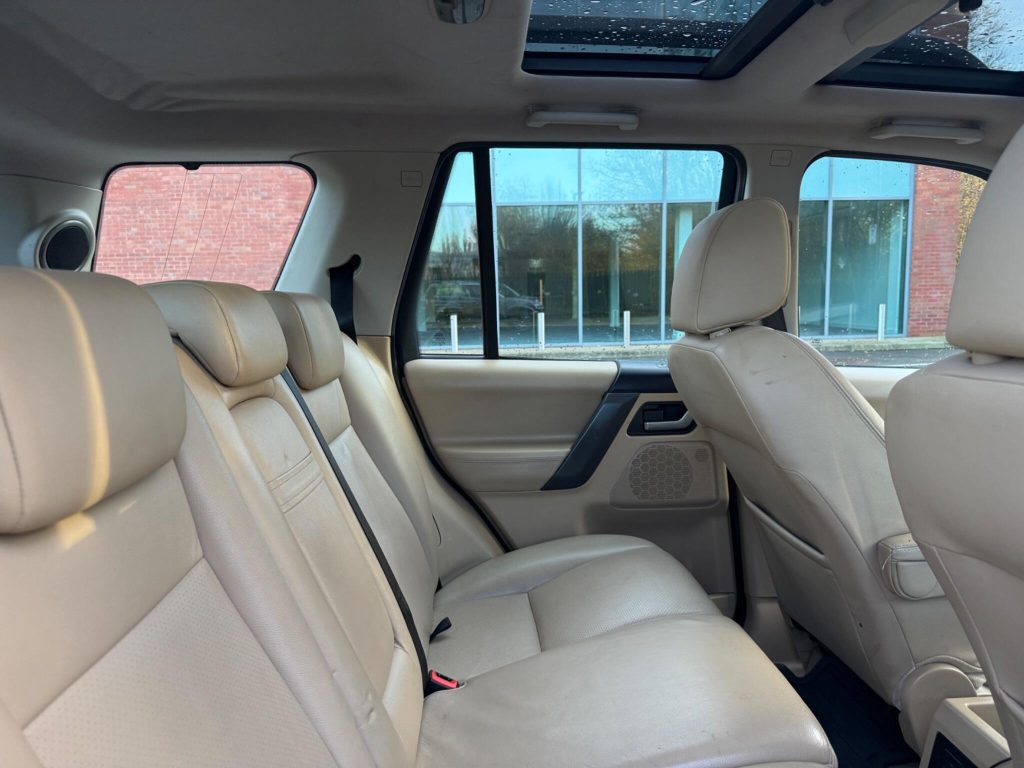 Land Rover Freelander 2 2.2 TD4 HSE Auto 4WD Euro 4 5dr — photo 51 of 62