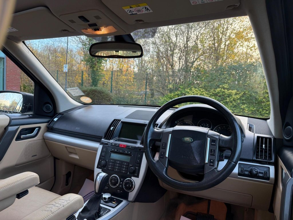 Land Rover Freelander 2 2.2 TD4 HSE Auto 4WD Euro 4 5dr — photo 53 of 62