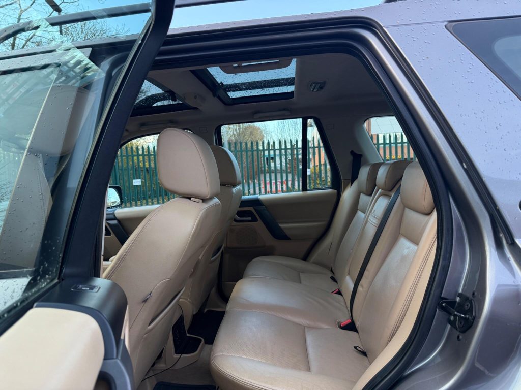 Land Rover Freelander 2 2.2 TD4 HSE Auto 4WD Euro 4 5dr — photo 54 of 62