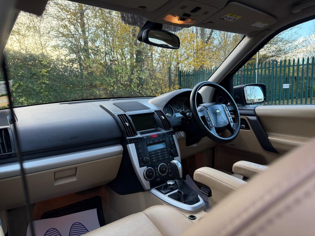 Land Rover Freelander 2 2.2 TD4 HSE Auto 4WD Euro 4 5dr — photo 60 of 62