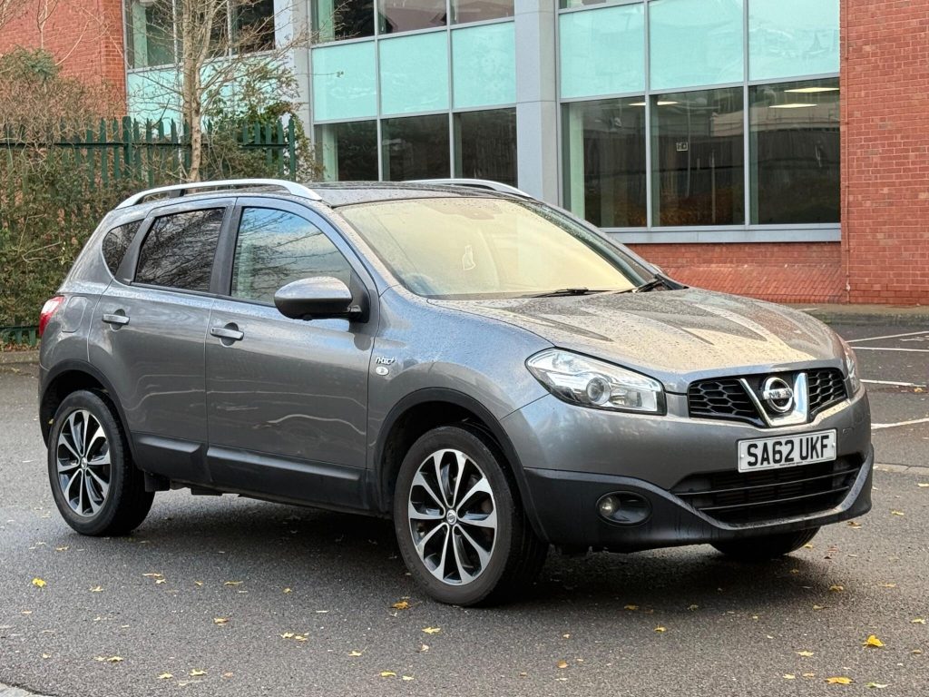 Nissan Qashqai 1.5 dCi n-tec+ 2WD Euro 5 5dr — photo 2 of 54