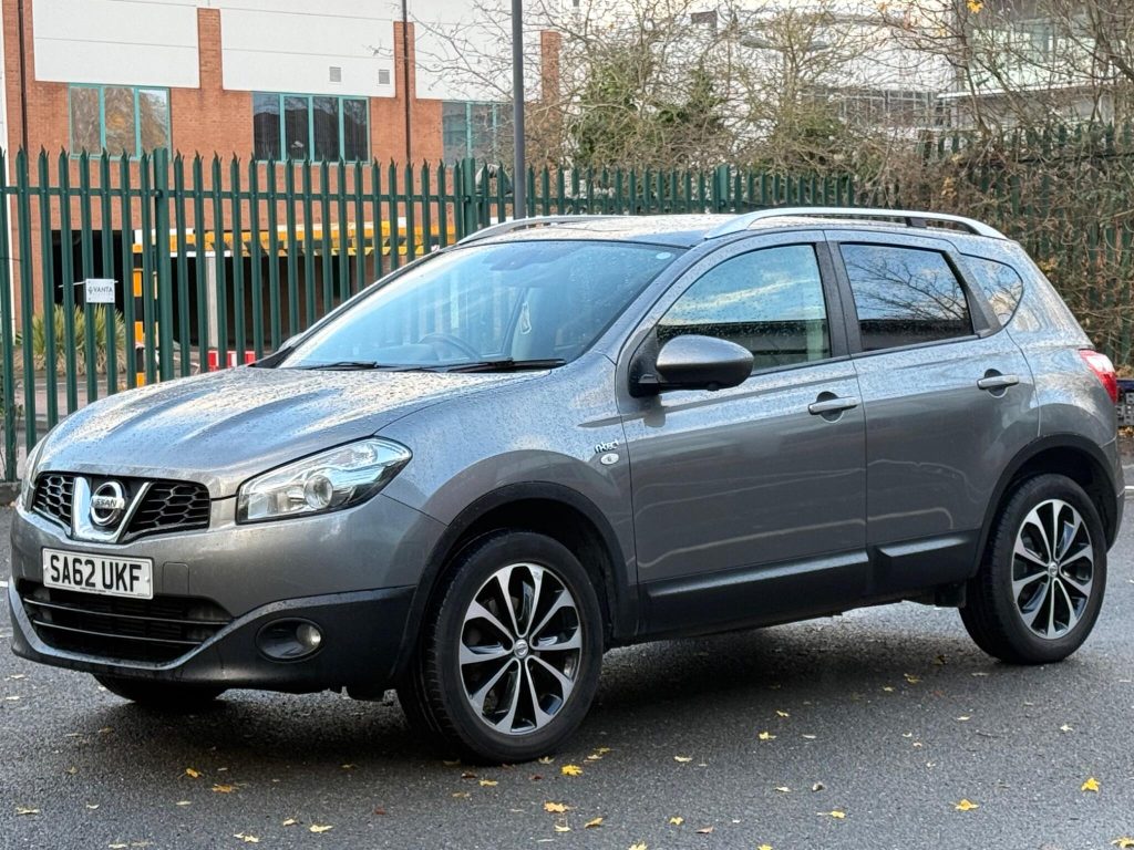 Nissan Qashqai 1.5 dCi n-tec+ 2WD Euro 5 5dr — photo 11 of 54