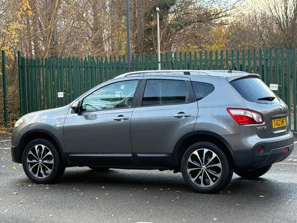 Nissan Qashqai 1.5 dCi n-tec+ 2WD Euro 5 5dr — photo 13 of 54