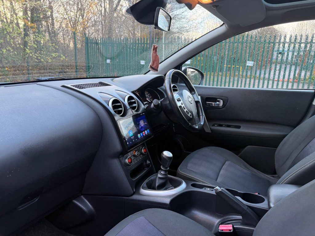 Nissan Qashqai 1.5 dCi n-tec+ 2WD Euro 5 5dr — photo 23 of 54