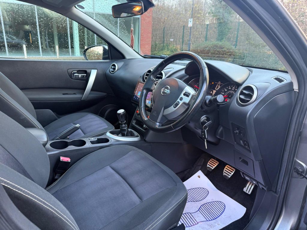 Nissan Qashqai 1.5 dCi n-tec+ 2WD Euro 5 5dr — photo 29 of 54