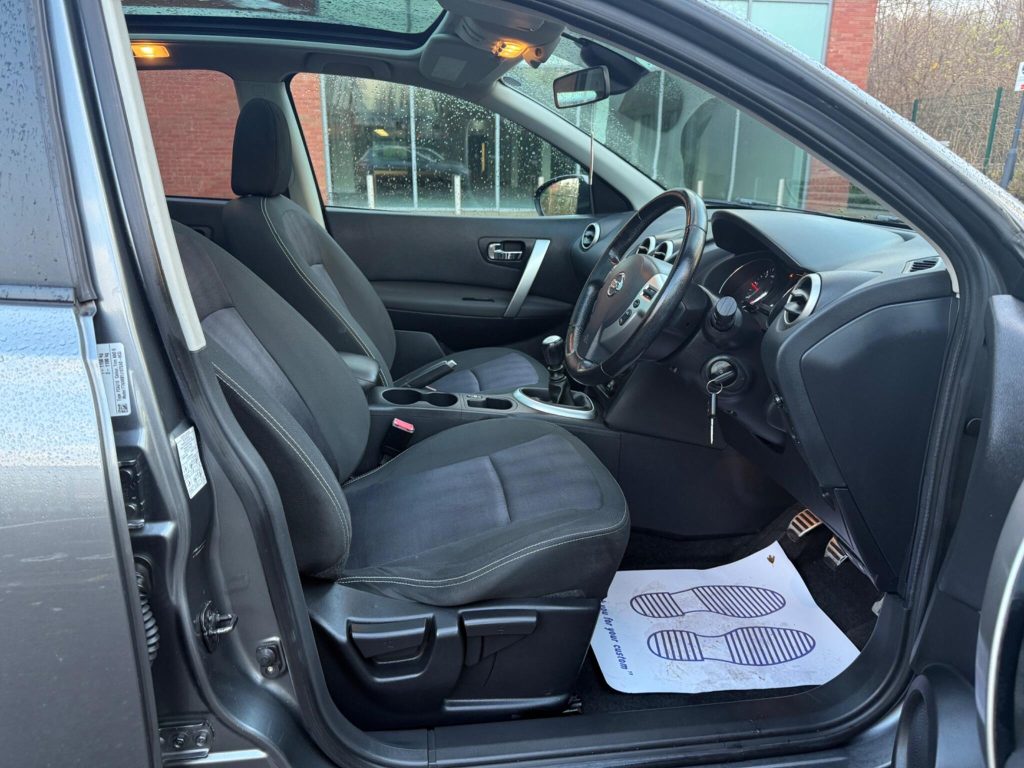 Nissan Qashqai 1.5 dCi n-tec+ 2WD Euro 5 5dr — photo 30 of 54