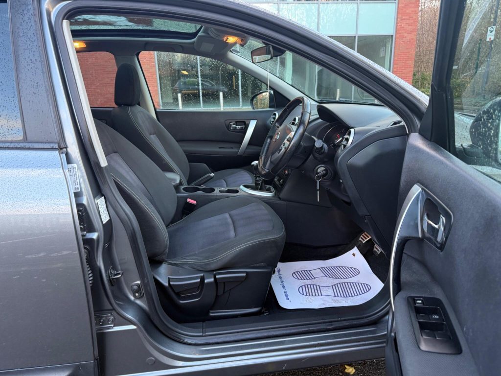 Nissan Qashqai 1.5 dCi n-tec+ 2WD Euro 5 5dr — photo 31 of 54