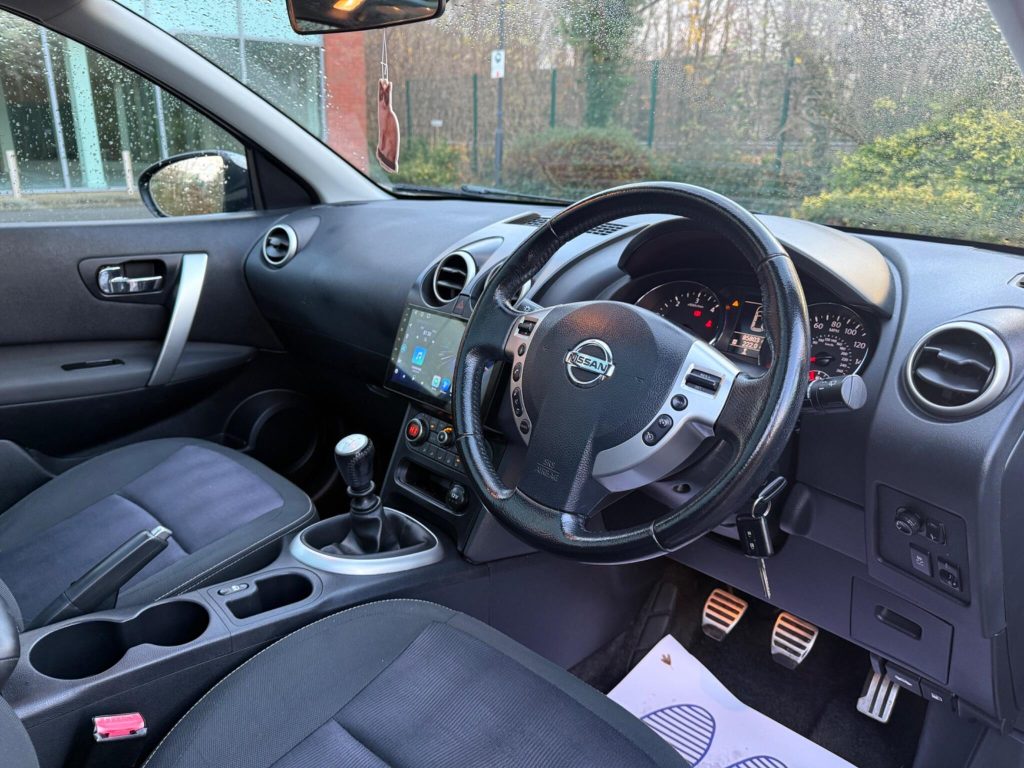 Nissan Qashqai 1.5 dCi n-tec+ 2WD Euro 5 5dr — photo 32 of 54