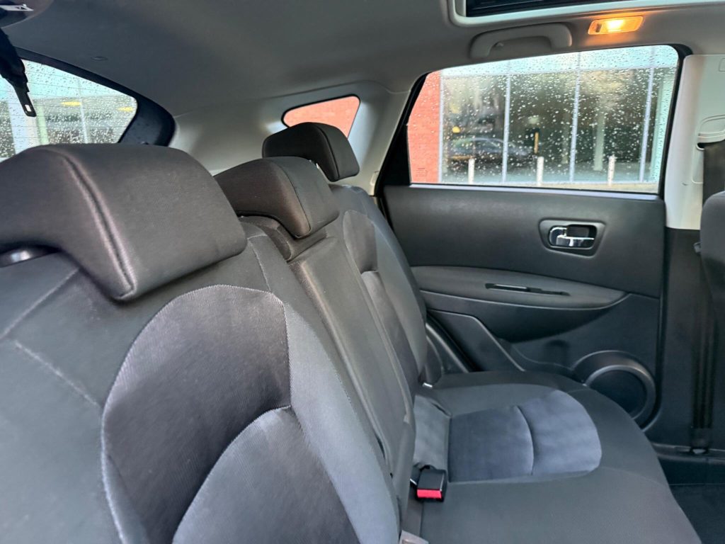 Nissan Qashqai 1.5 dCi n-tec+ 2WD Euro 5 5dr — photo 43 of 54