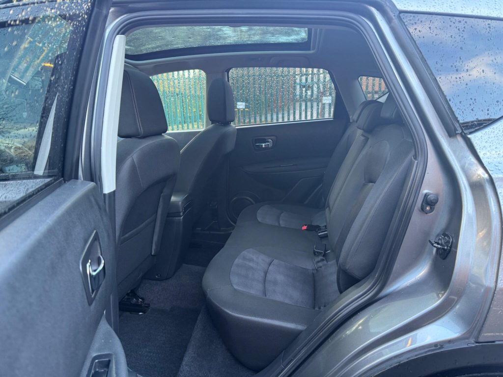 Nissan Qashqai 1.5 dCi n-tec+ 2WD Euro 5 5dr — photo 46 of 54