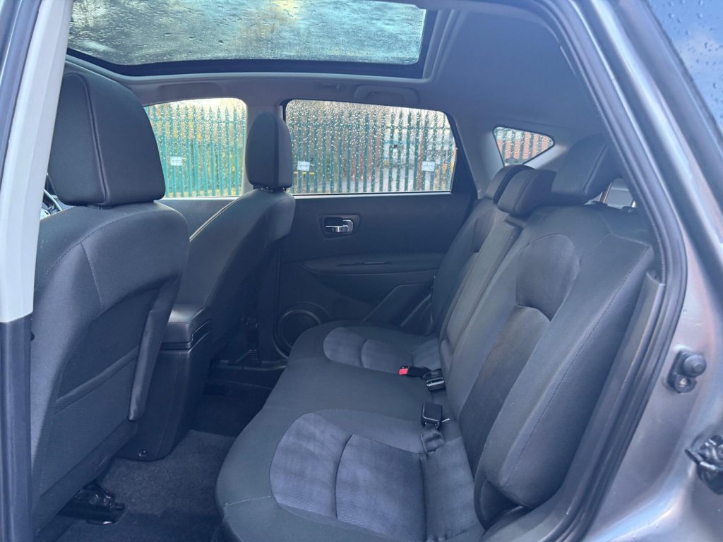 Nissan Qashqai 1.5 dCi n-tec+ 2WD Euro 5 5dr — photo 47 of 54
