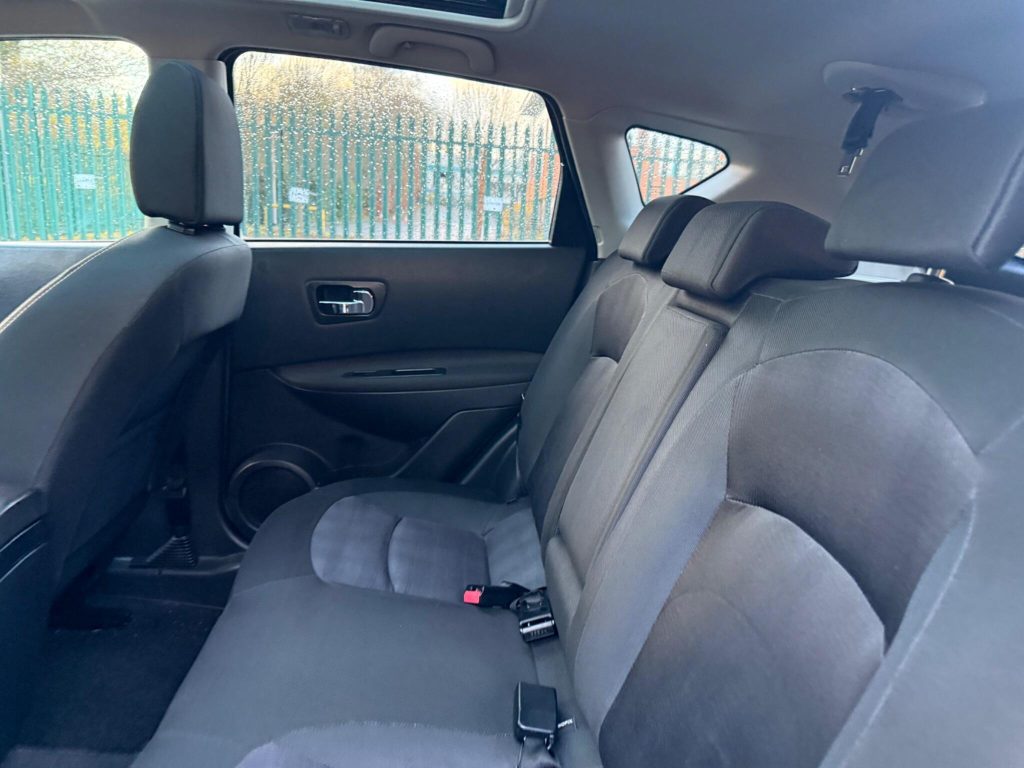 Nissan Qashqai 1.5 dCi n-tec+ 2WD Euro 5 5dr — photo 49 of 54