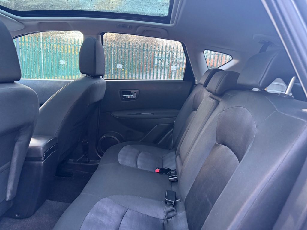 Nissan Qashqai 1.5 dCi n-tec+ 2WD Euro 5 5dr — photo 50 of 54