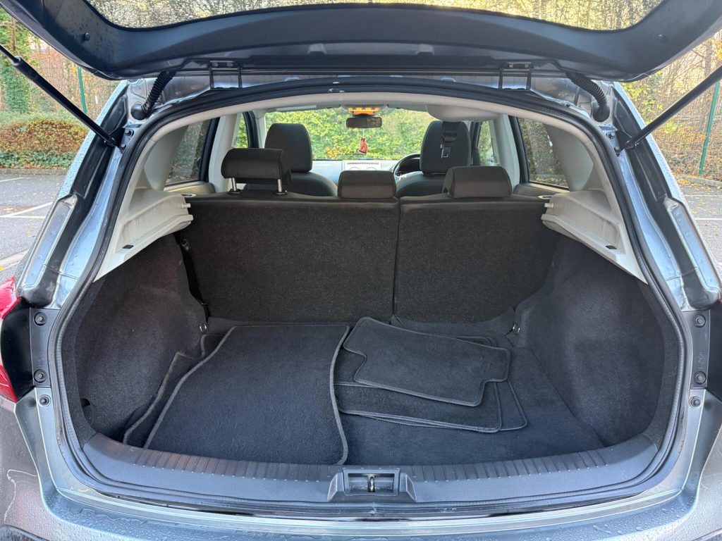 Nissan Qashqai 1.5 dCi n-tec+ 2WD Euro 5 5dr — photo 52 of 54