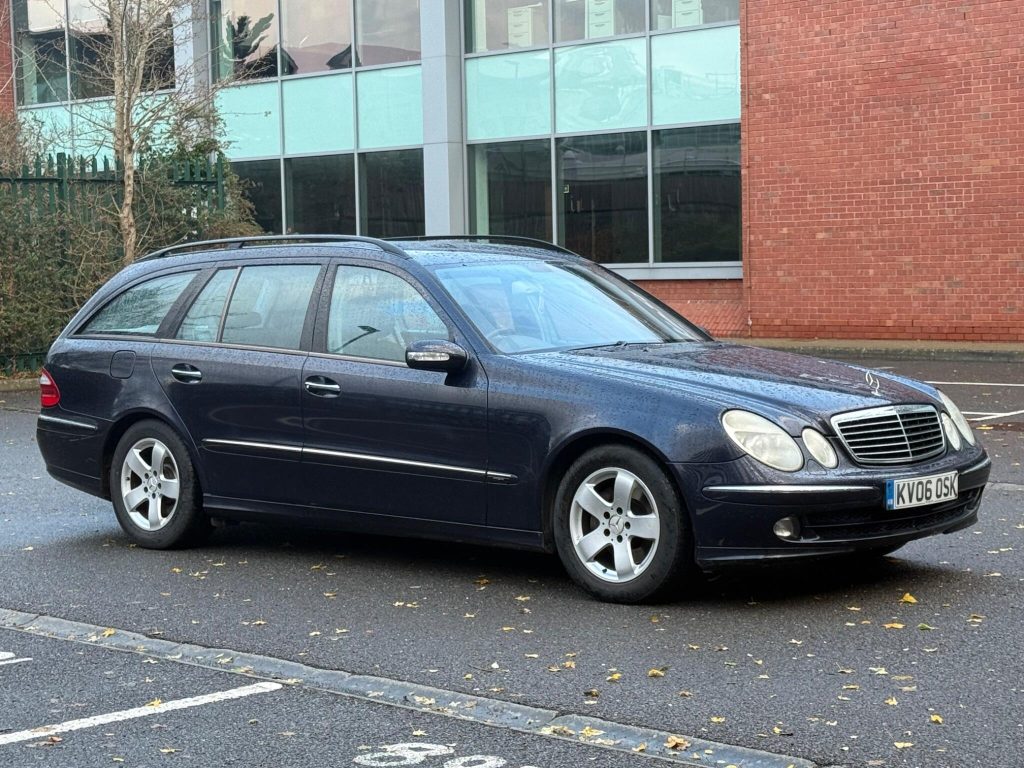 Mercedes-Benz E-class 3.0 E320 CDI Avantgarde G-Tronic 5dr — photo 4 of 45