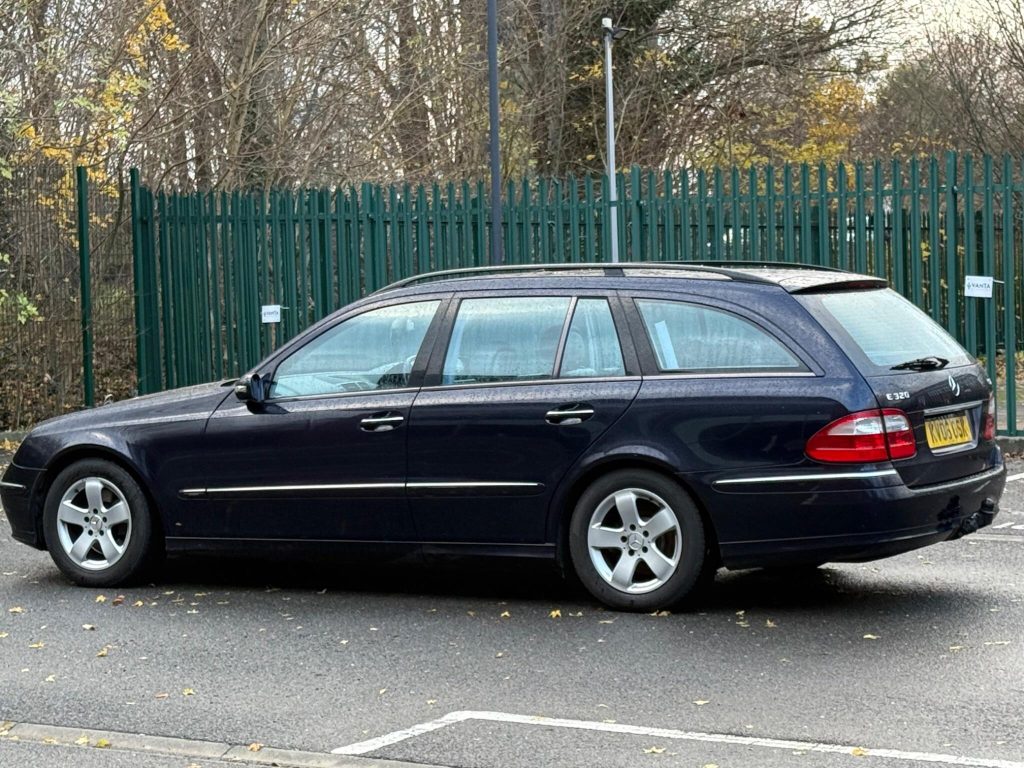 Mercedes-Benz E-class 3.0 E320 CDI Avantgarde G-Tronic 5dr — photo 8 of 45