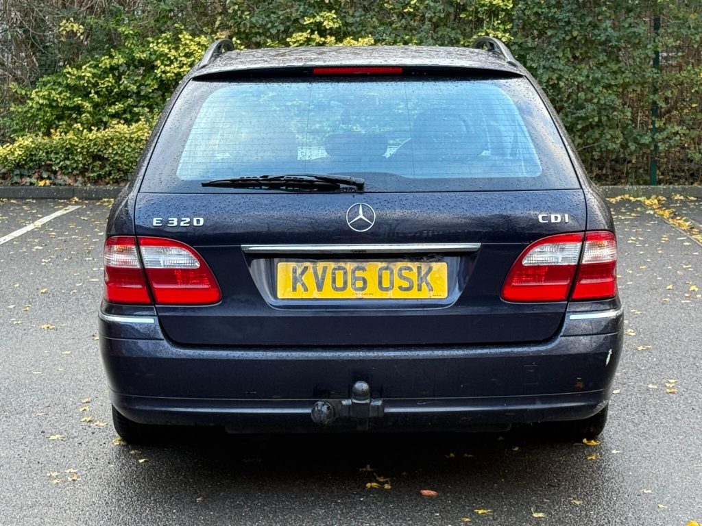 Mercedes-Benz E-class 3.0 E320 CDI Avantgarde G-Tronic 5dr — photo 10 of 45