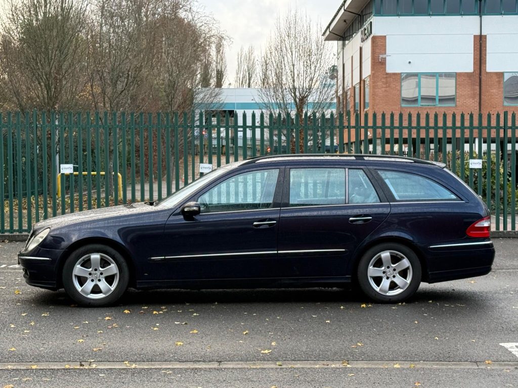 Mercedes-Benz E-class 3.0 E320 CDI Avantgarde G-Tronic 5dr — photo 12 of 45